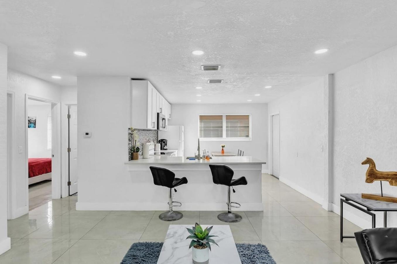 2 Bdrm Modern House Mins From Beach & Casino Hb1 Hallandale Beach Esterno foto