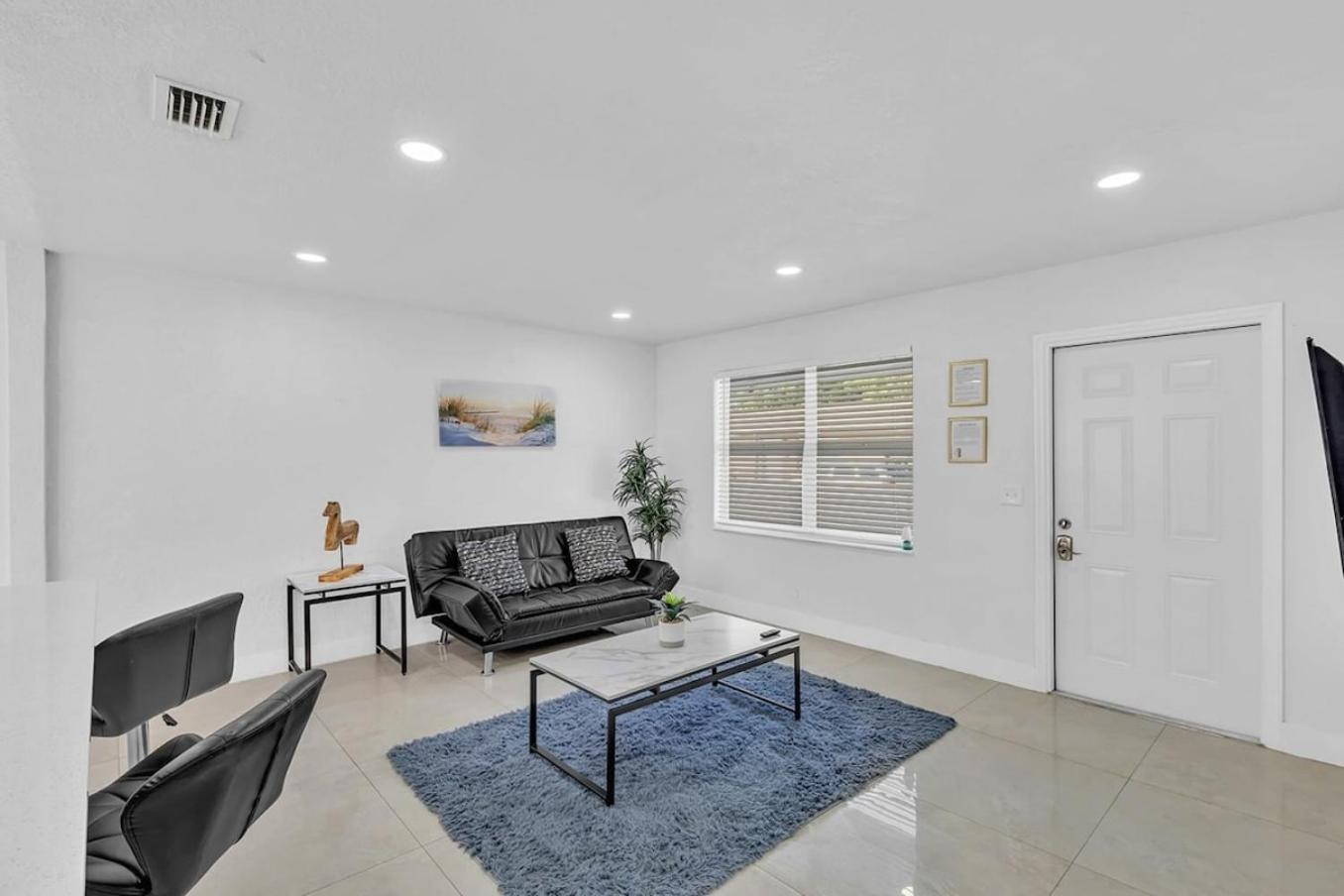 2 Bdrm Modern House Mins From Beach & Casino Hb1 Hallandale Beach Esterno foto