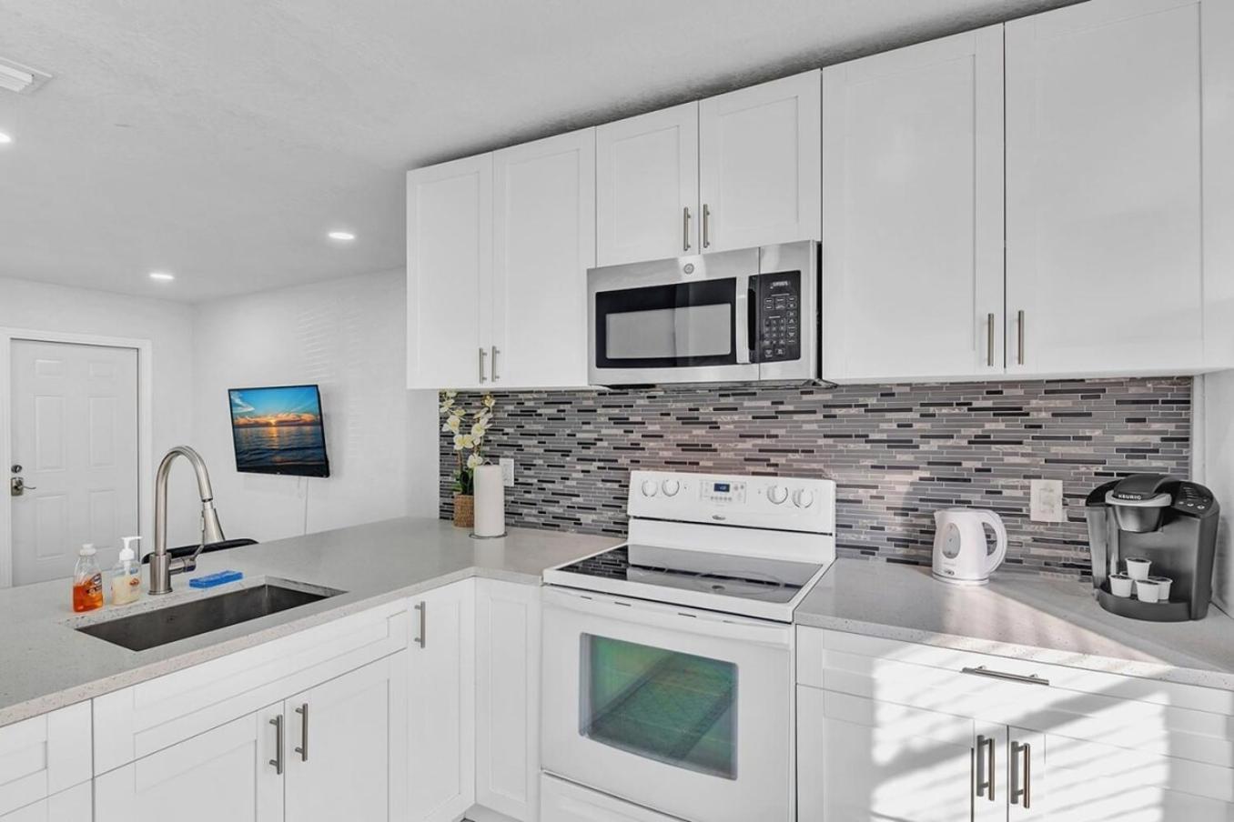 2 Bdrm Modern House Mins From Beach & Casino Hb1 Hallandale Beach Esterno foto