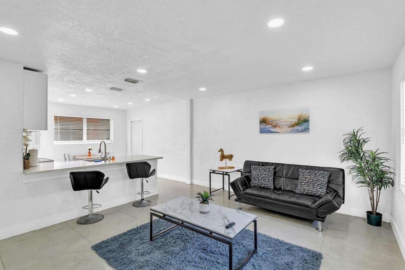 2 Bdrm Modern House Mins From Beach & Casino Hb1 Hallandale Beach Esterno foto